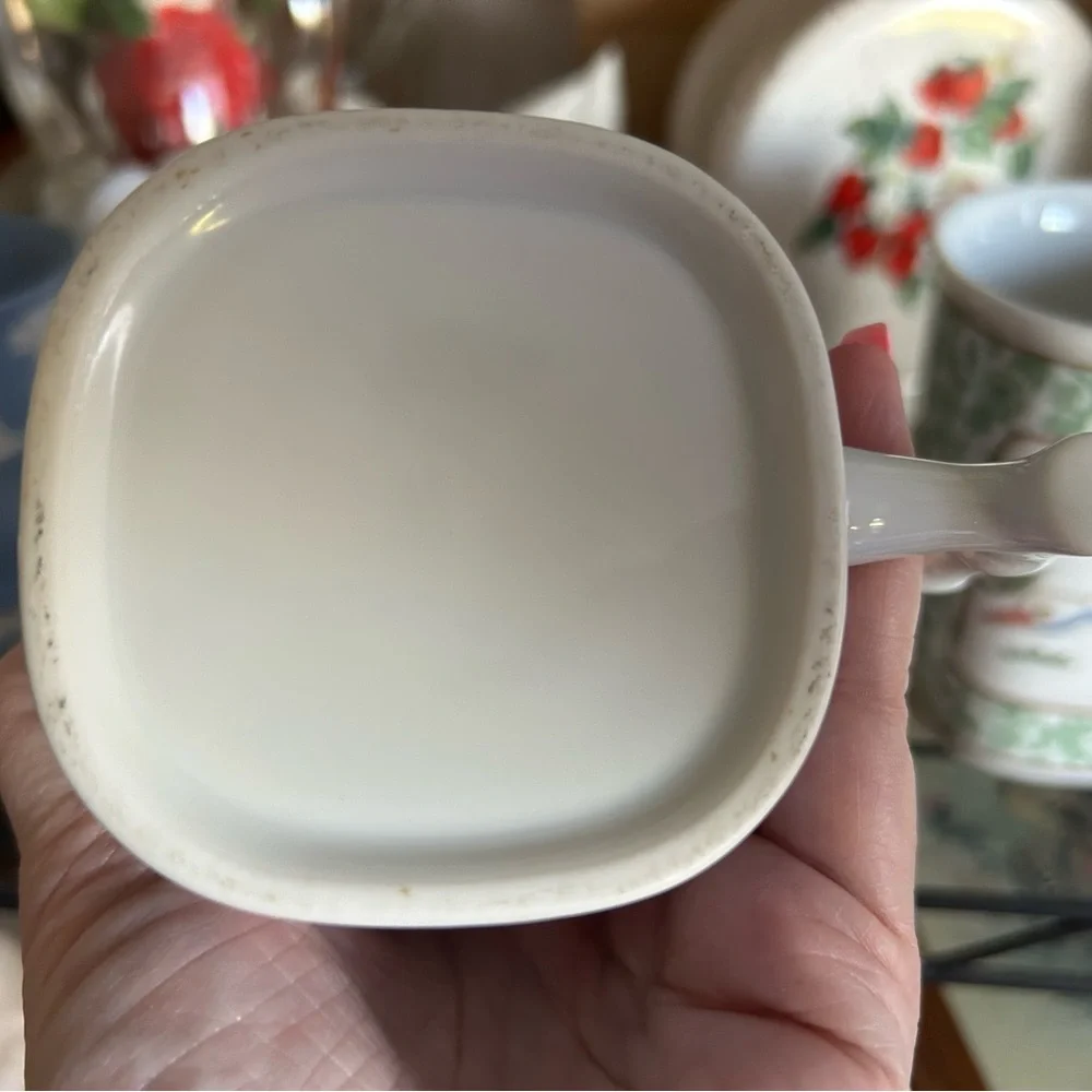 Vintage Hand painted Mugs - Picture 5 of 7